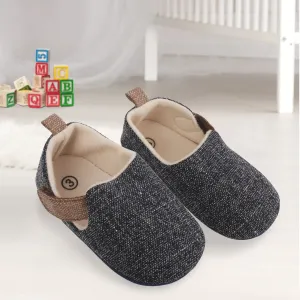 Baby Moo Textured Black Velcro Booties