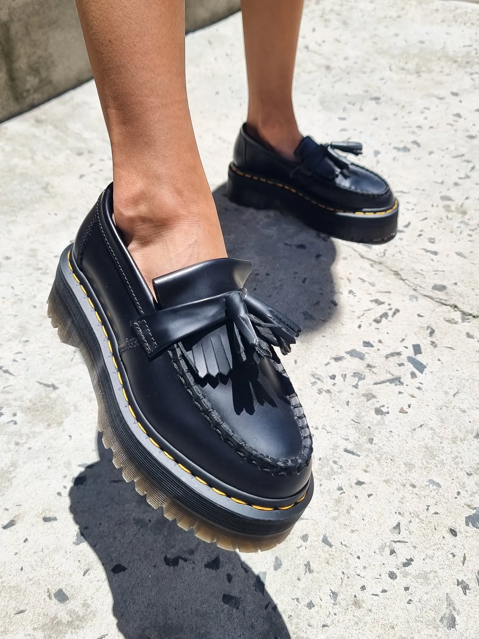 DR. MARTENS ADRIAN QUAD BLACK SMOOTH