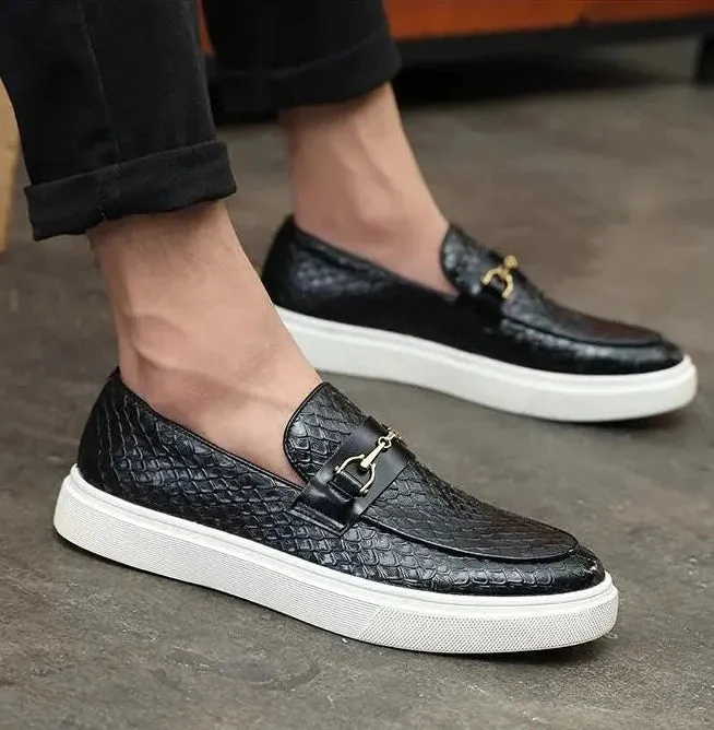 Embossed casual loafers