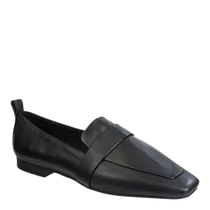 MAISON in BLACK Loafers