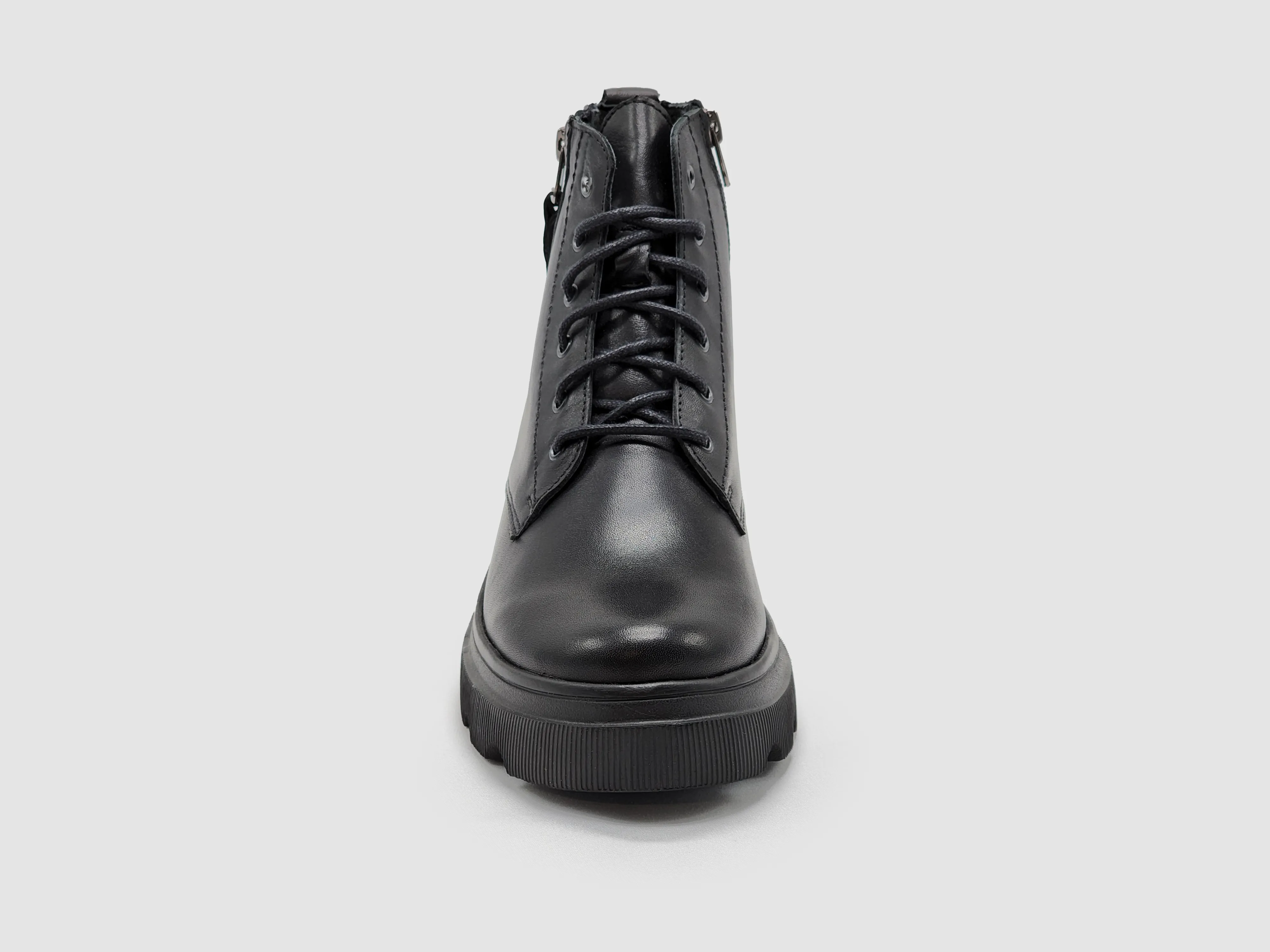 Women's Modern Lined Zip-Up Leather Boots - Black